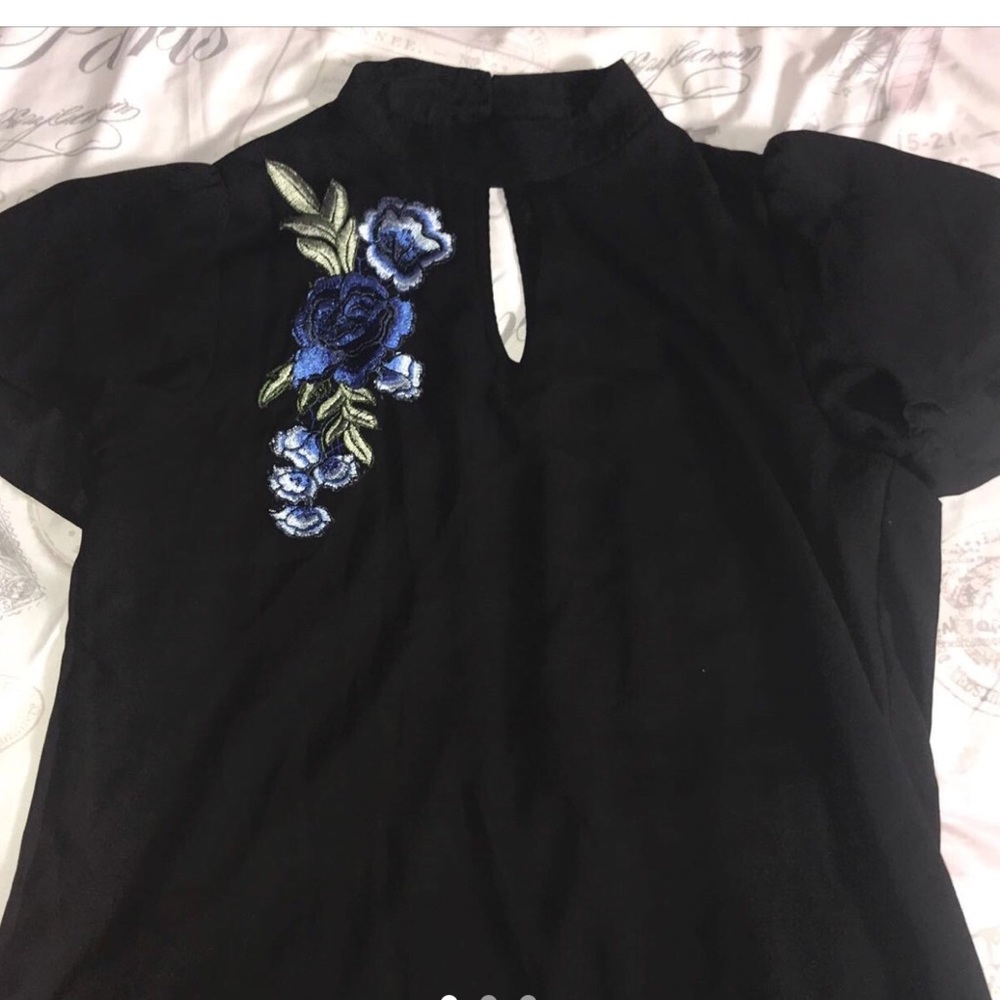 Black Dressy Top 🖤